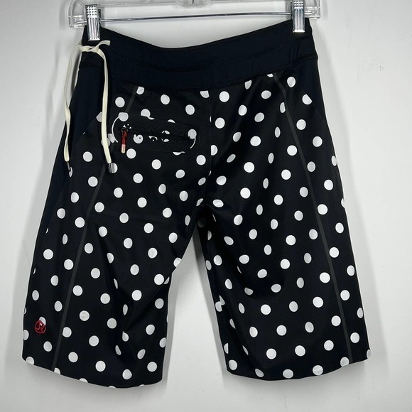 Lululemon Bermuda Shorts Black Polka Dot 2 NWOT - Picture 5 of 9